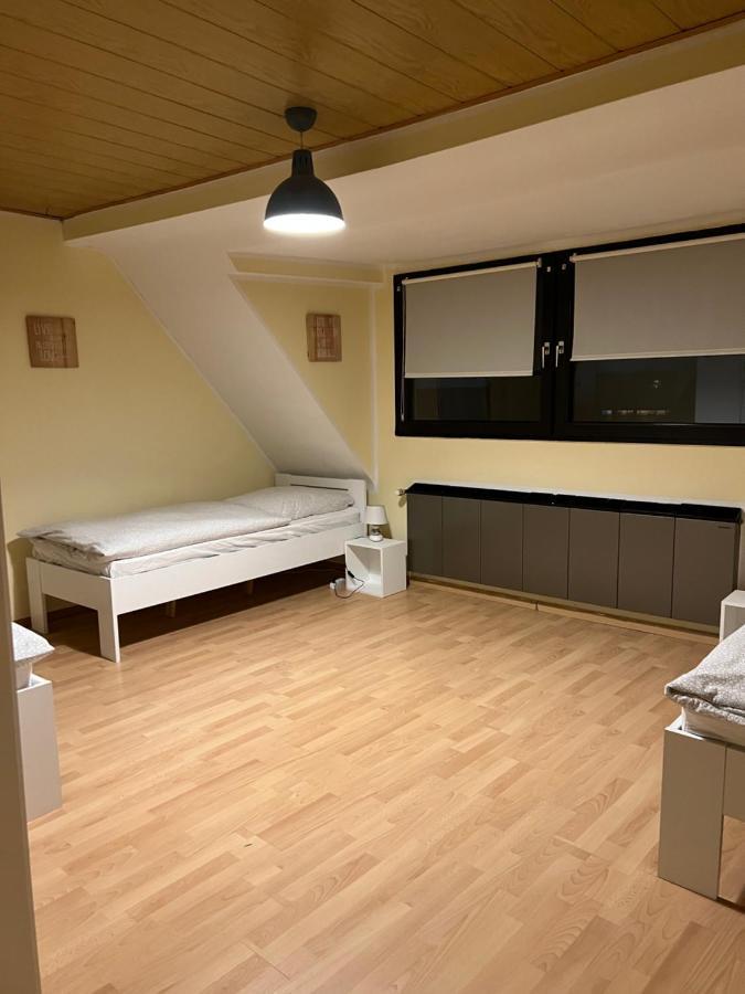 Zum Burghof Apartment Huerth Exterior photo